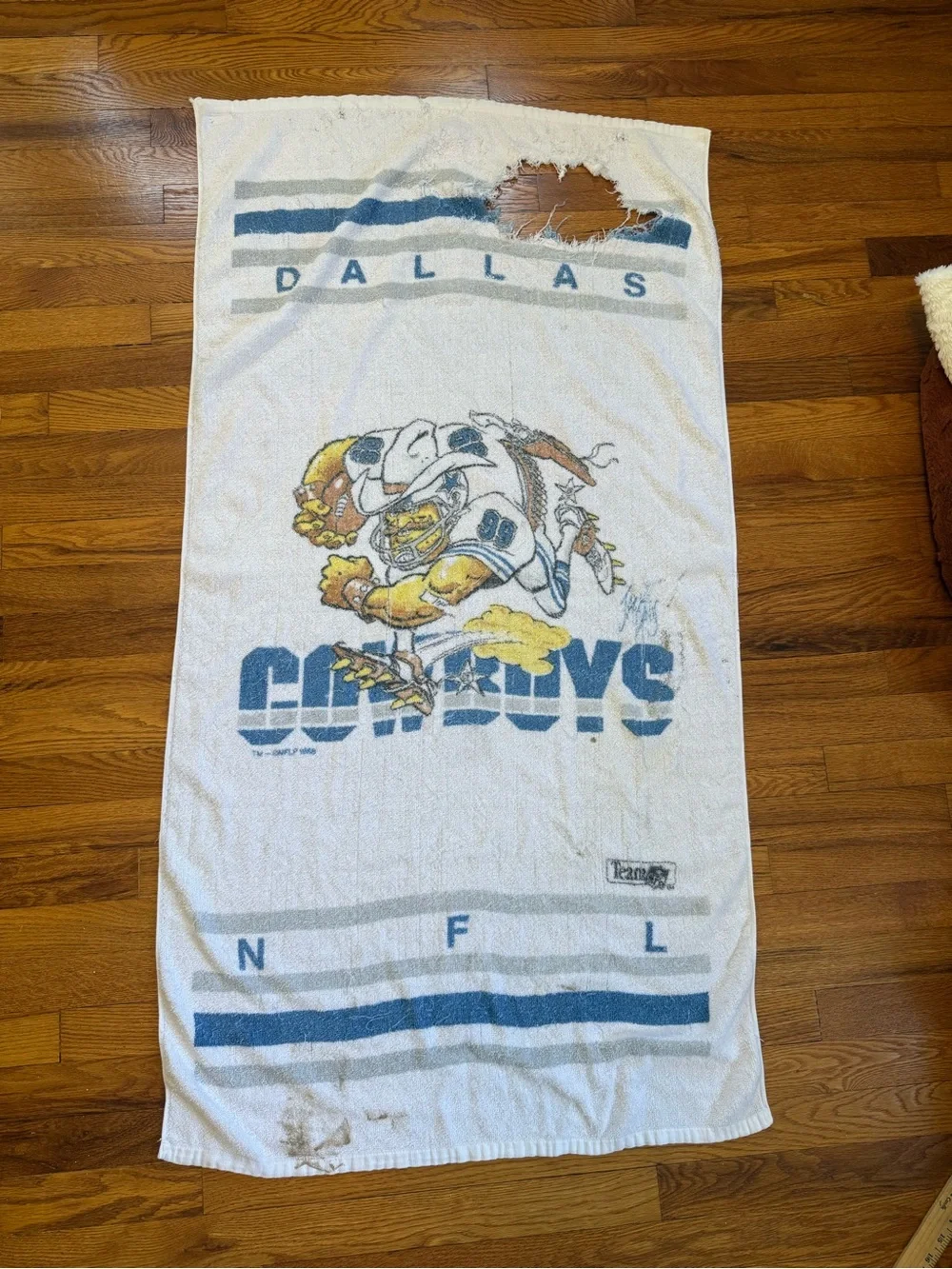Vintage 80s Dallas Cowboys Towel, NFL Football Tapestry, 29x55, Beach Bath